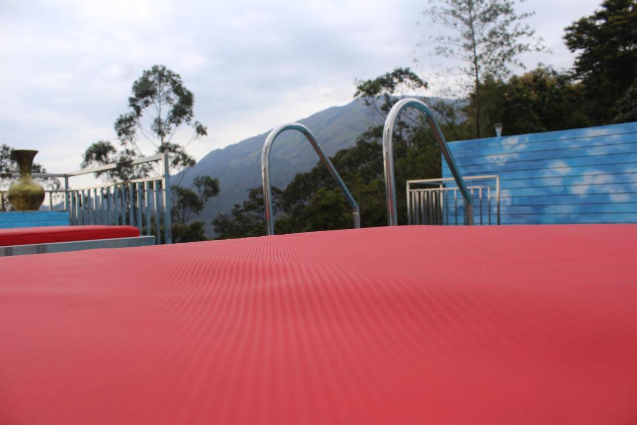 The Lakeview Munnar Муннар Экстерьер фото