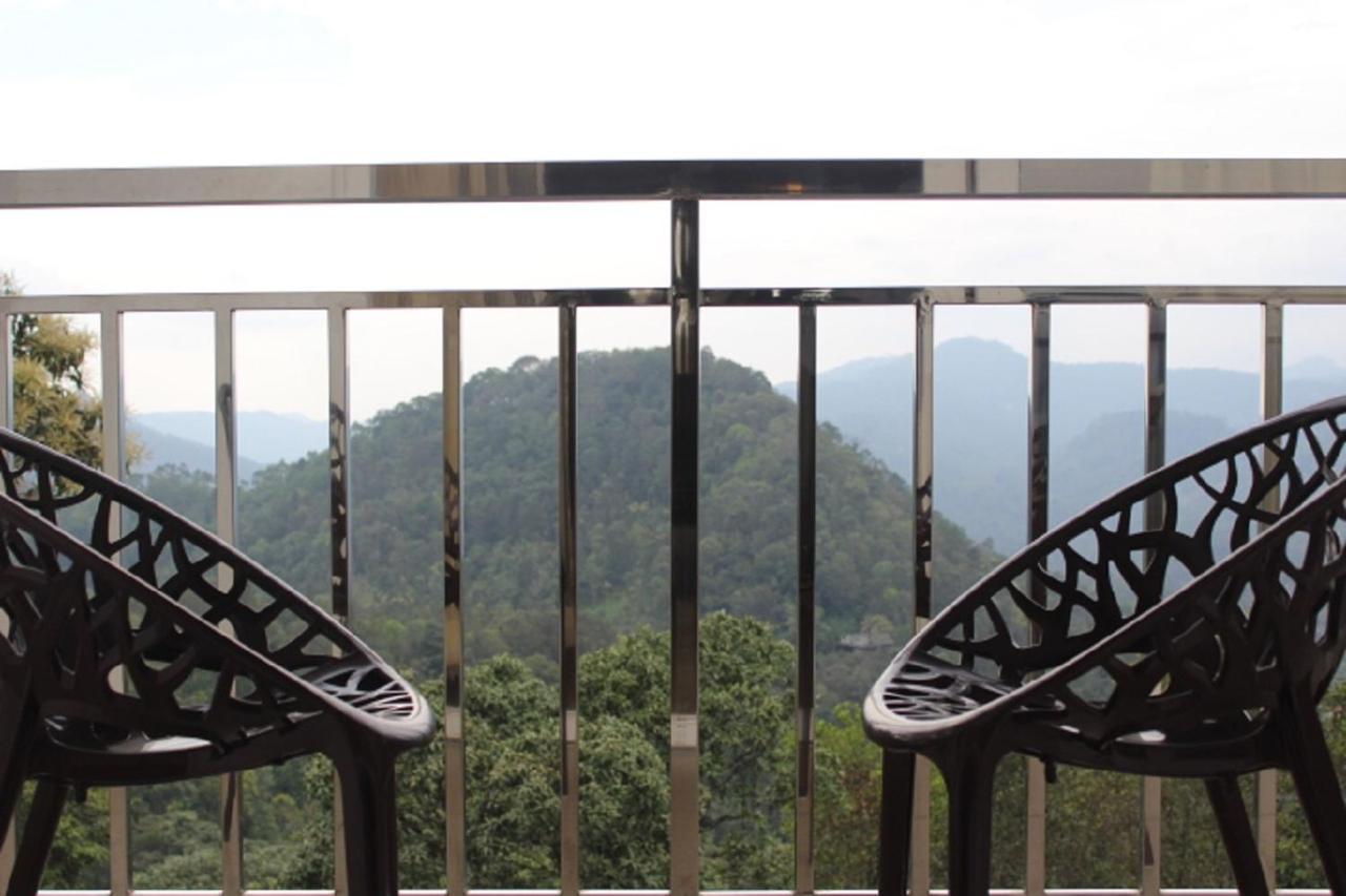 The Lakeview Munnar Муннар Экстерьер фото