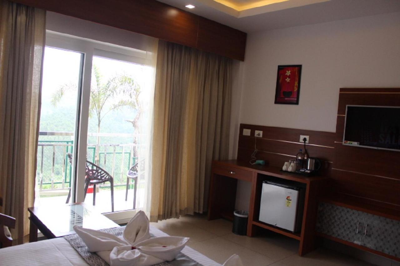 The Lakeview Munnar Муннар Экстерьер фото