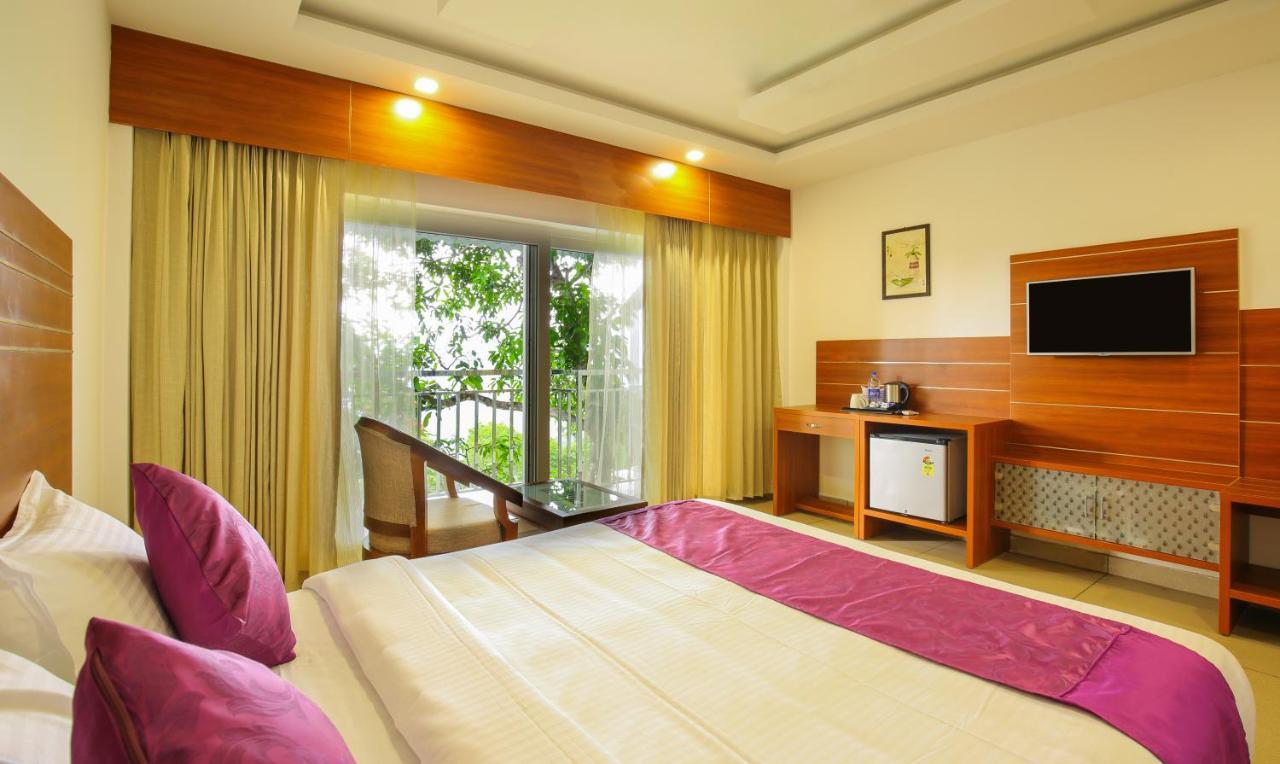 The Lakeview Munnar Муннар Экстерьер фото