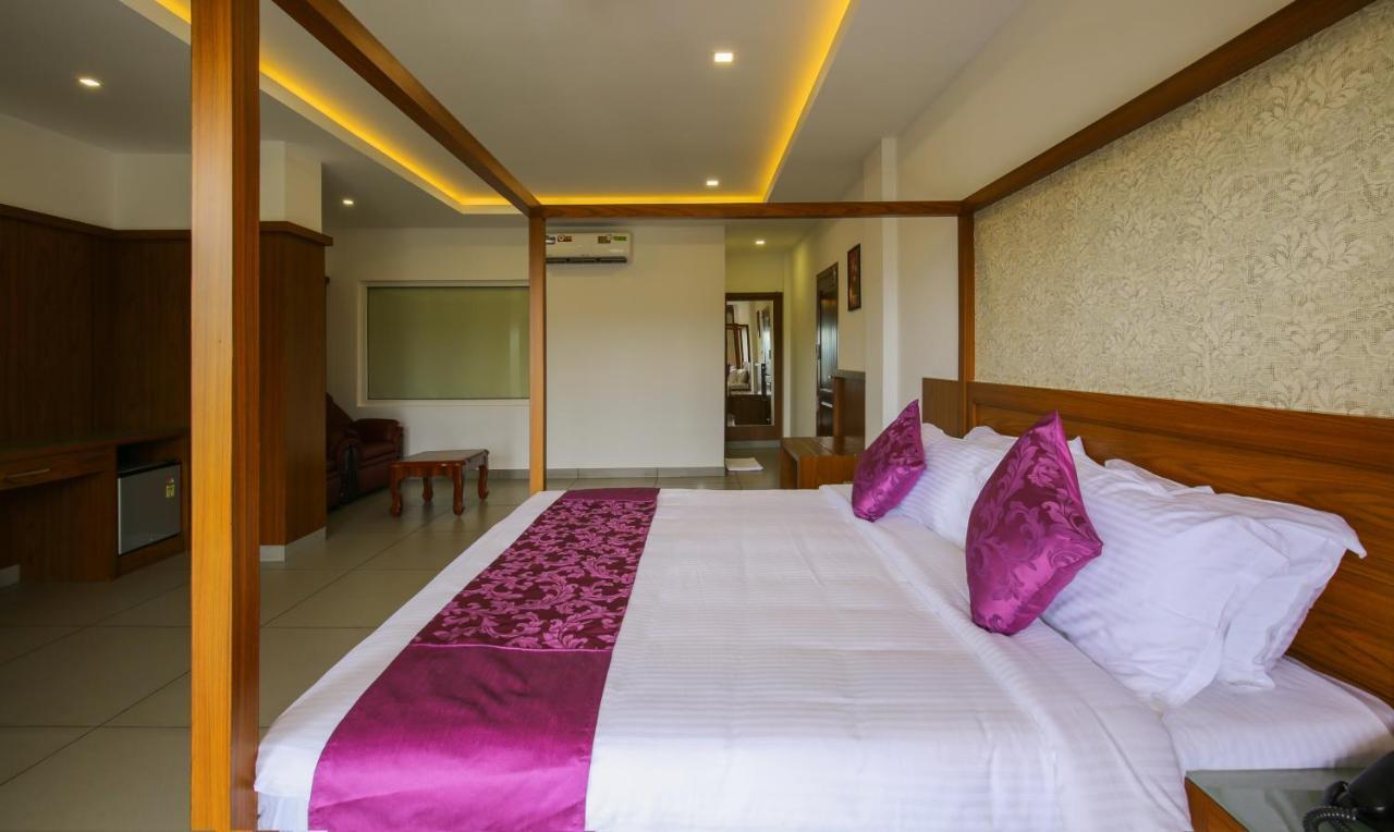 The Lakeview Munnar Муннар Экстерьер фото
